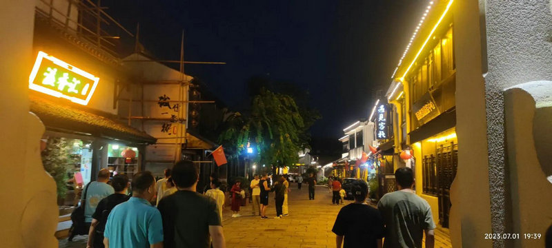 做梦梦见舌头掉了 梦到舌头掉了代表什么 做梦梦见舌头掉了 梦到舌头掉了代表什么