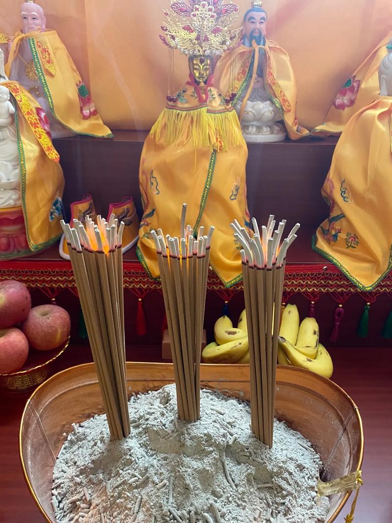 大女人惹人爱，这些星座男就爱这一款_九种星座老婆惹人爱