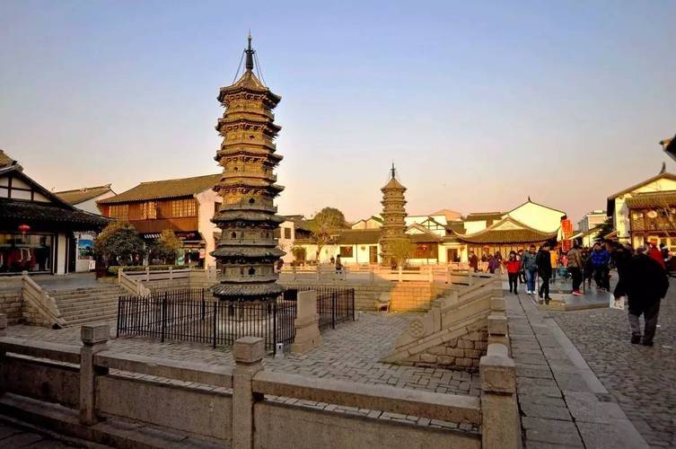 蛇年出生时辰看命运