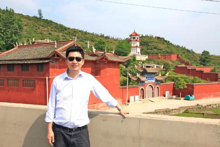 一级演员王亚彬，婉拒赵本山后，35岁就登上了国