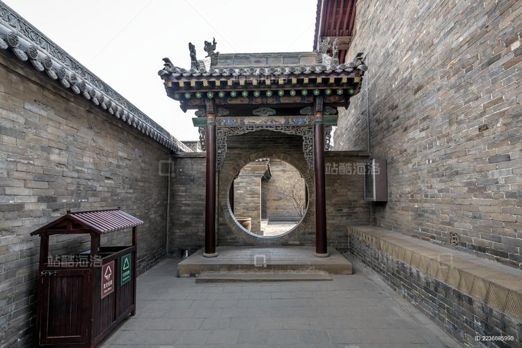 坦承恋爱中的刘亚仁是什么星座以及个人资料