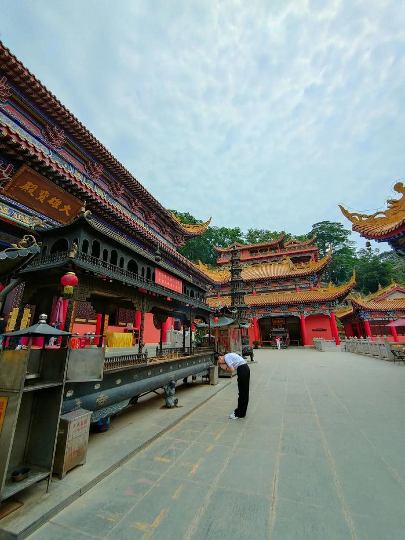 狮子座女水瓶座男抓狂 狮子座女和水瓶女哪个更厉害些 狮子座女水瓶座男抓狂 狮子座女和水瓶女哪个更厉害些