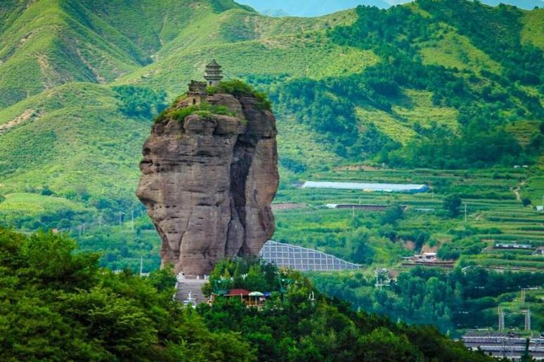 赵丽颖，一个连陈漫都拯救不了的时尚绝缘体？